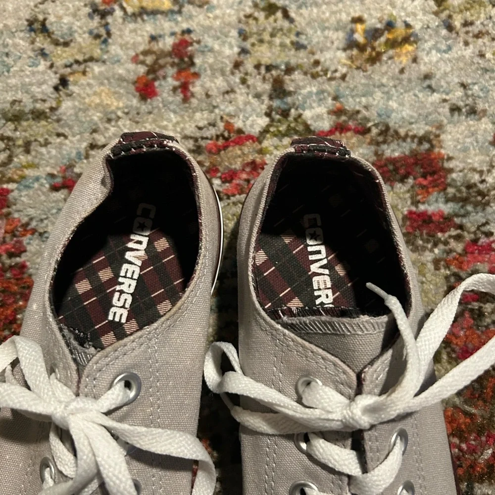 Converse All Star Woman’s Size 9 Grey and Maroon Low Top Sneakers Y2K plaid - Picture 2 of 10